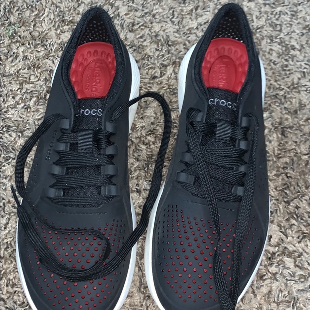 women lite ride croc tennis shoes